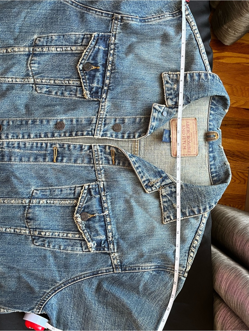 Abercrombie & Fitch Men’s Vintage Wash Denim Jacket - Picture 6 of 10